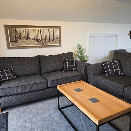 Beautiful Apartment With Private Pool Near Tenby Kilgetty Exteriör bild