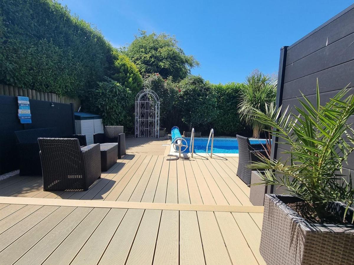 Beautiful Apartment With Private Pool Near Tenby Kilgetty Exteriör bild
