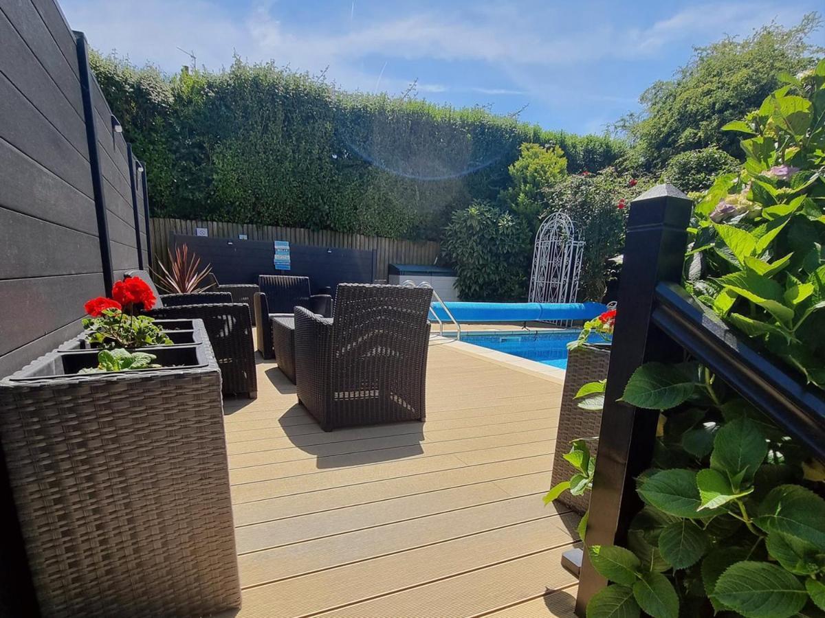 Beautiful Apartment With Private Pool Near Tenby Kilgetty Exteriör bild