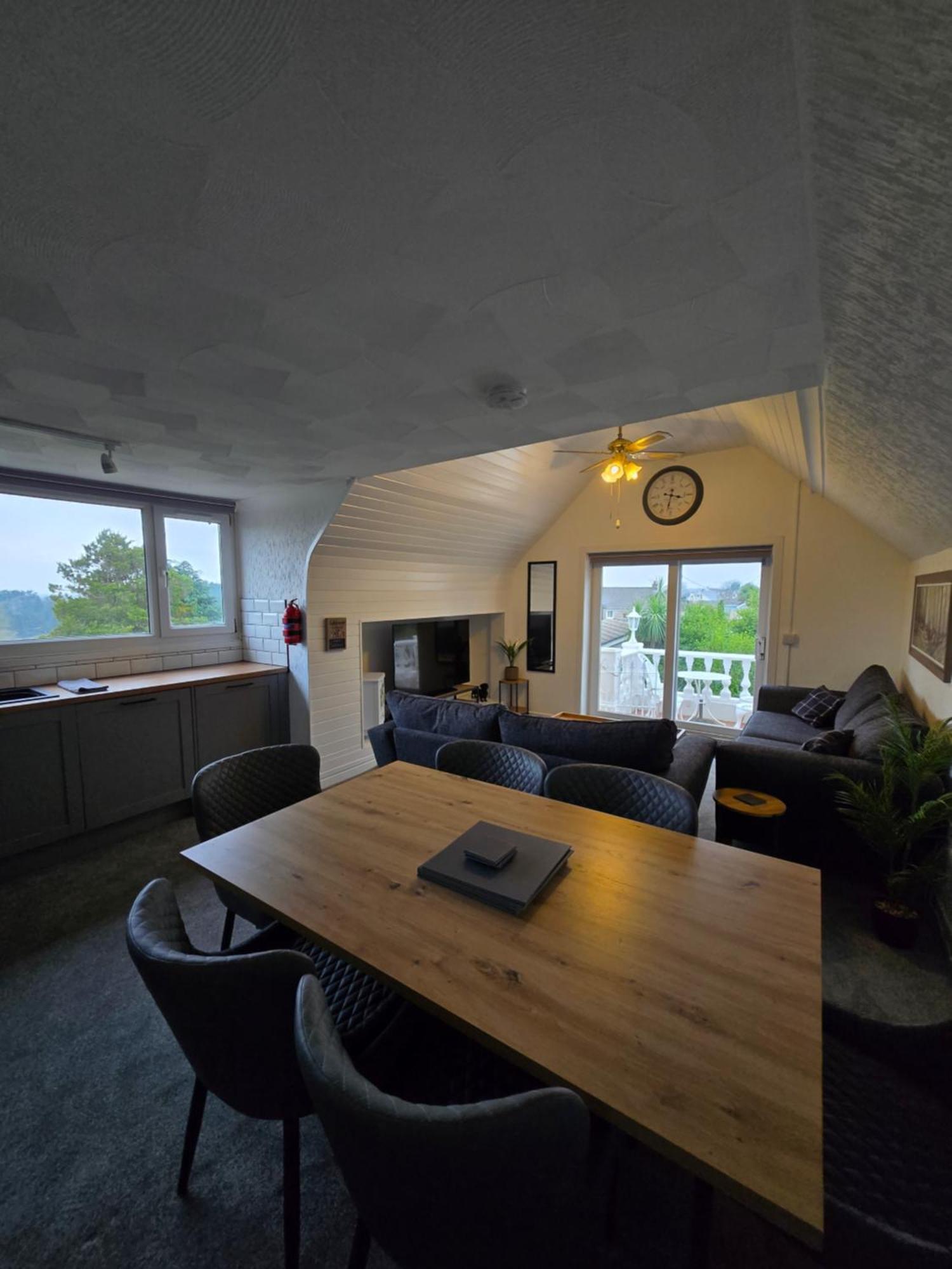 Beautiful Apartment With Private Pool Near Tenby Kilgetty Exteriör bild