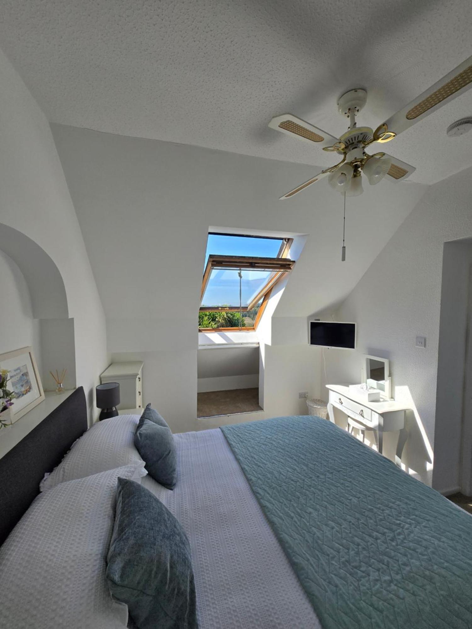 Beautiful Apartment With Private Pool Near Tenby Kilgetty Exteriör bild