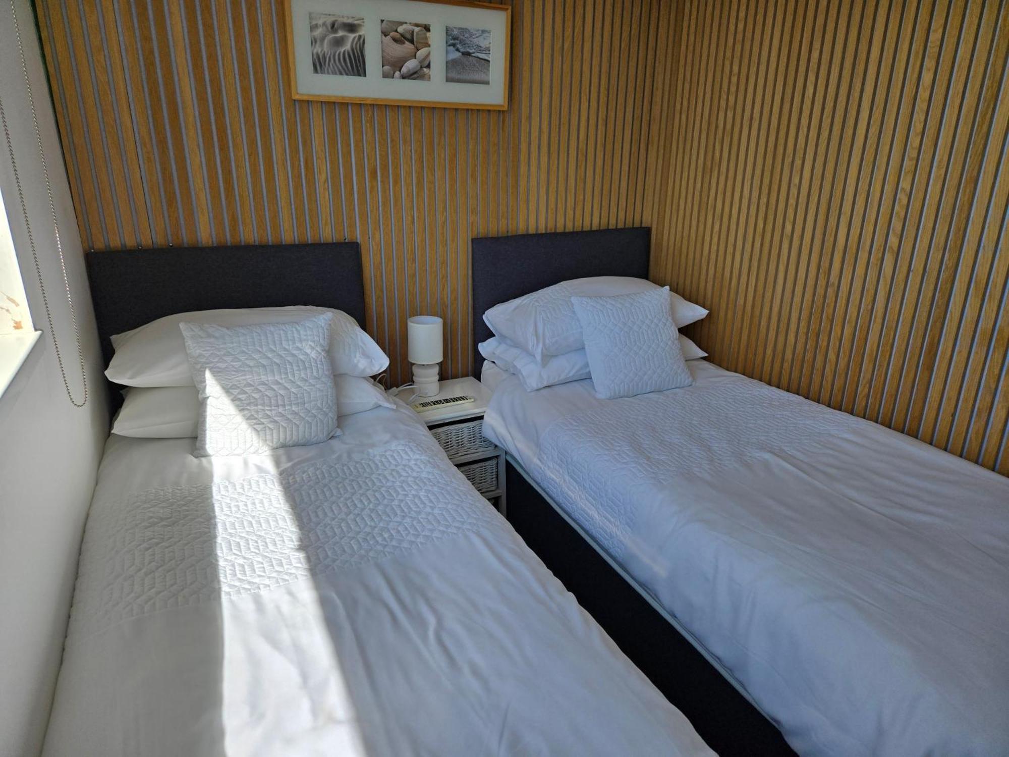 Beautiful Apartment With Private Pool Near Tenby Kilgetty Exteriör bild